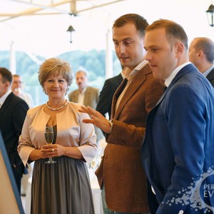 20-ЛЕТИЕ КОМПАНИИ GRUNDFOS 20-ЛЕТИЕ КОМПАНИИ GRUNDFOS