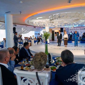 20-ЛЕТИЕ КОМПАНИИ GRUNDFOS 20-ЛЕТИЕ КОМПАНИИ GRUNDFOS