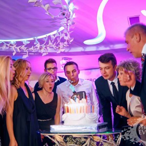 20-ЛЕТИЕ КОМПАНИИ GRUNDFOS 20-ЛЕТИЕ КОМПАНИИ GRUNDFOS